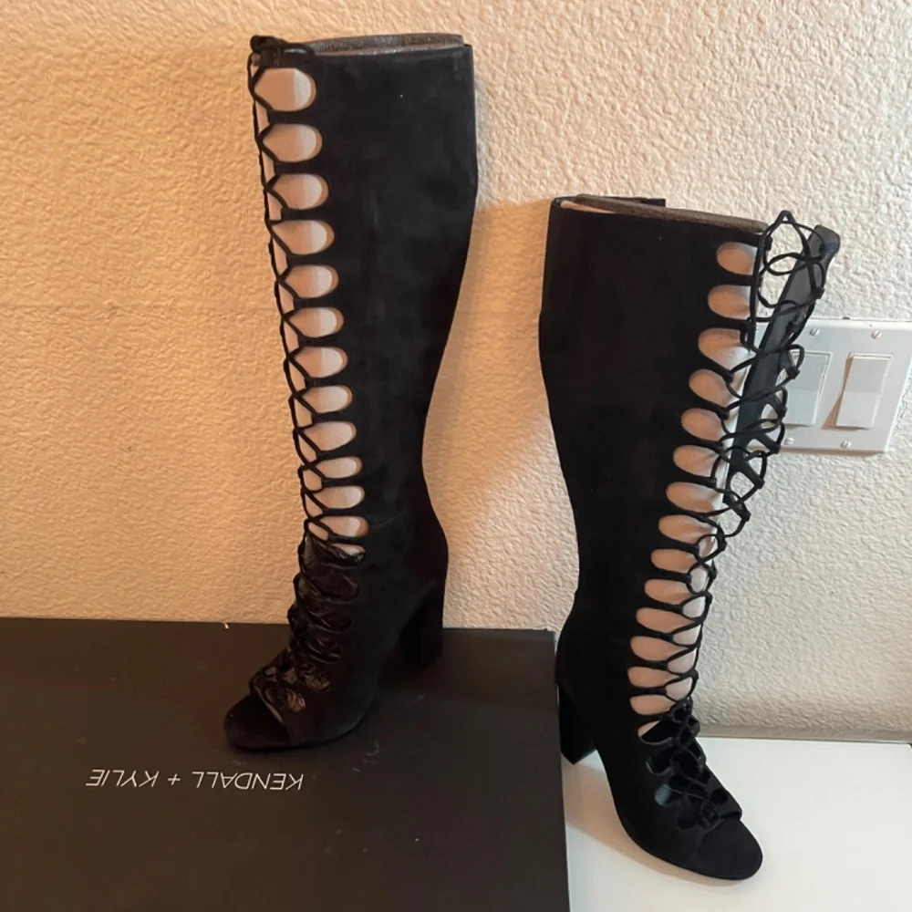 NIB KENDALL & KYLIE TALL LACE FRONT SUEDE BLACK BOOTS 😍😍😍😍 - Picture 2 of 11